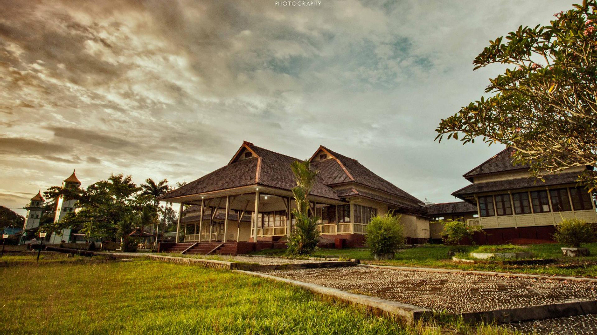 Istana Keraton Al-Mukharromah Sintang